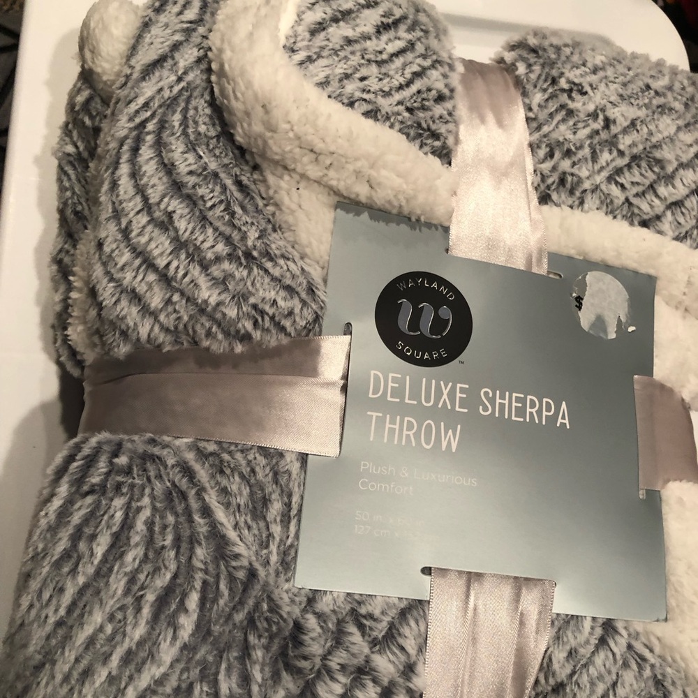 Wayland Square Deluxe Sherpa Throw
